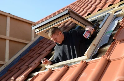 Pose de fenêtres de toit Velux à Broxeele